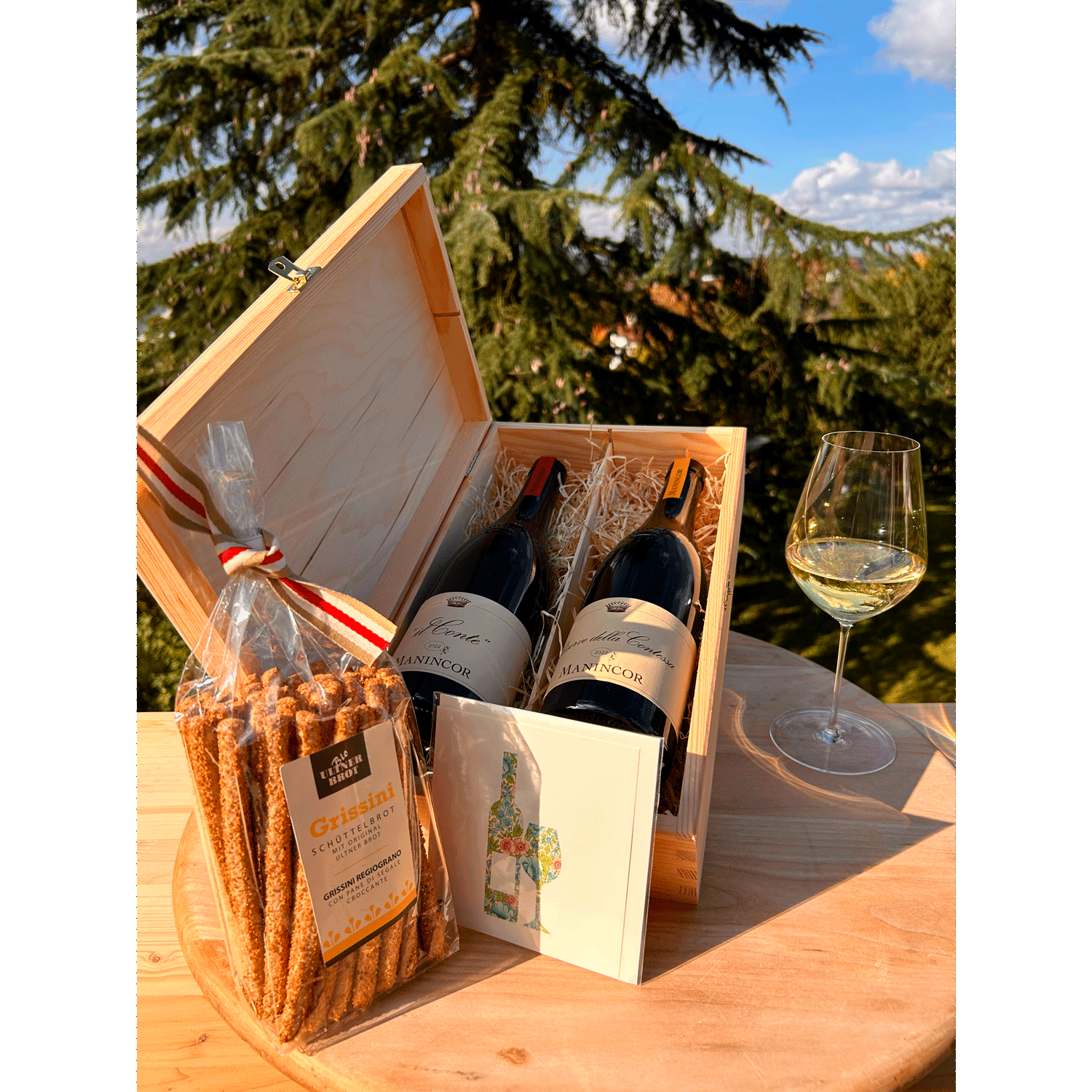 Manincor La Contessa und Il Conte- 2 Spitzen Cuvée aus Südtirol in edler Holzkiste als Weingeschenk 